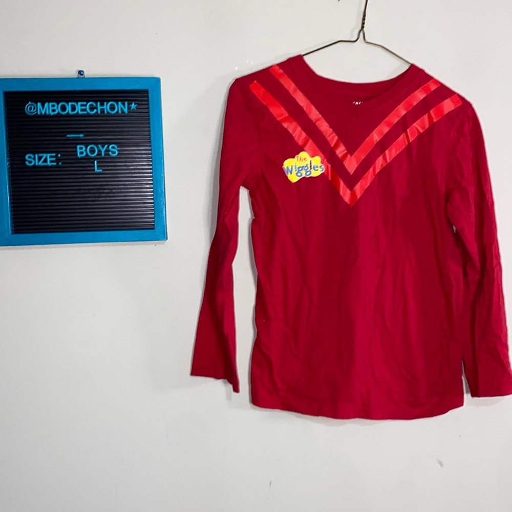 Boys Large (10/12) Simon Wiggle Long Sleeved The Wiggles Shirt (Red)